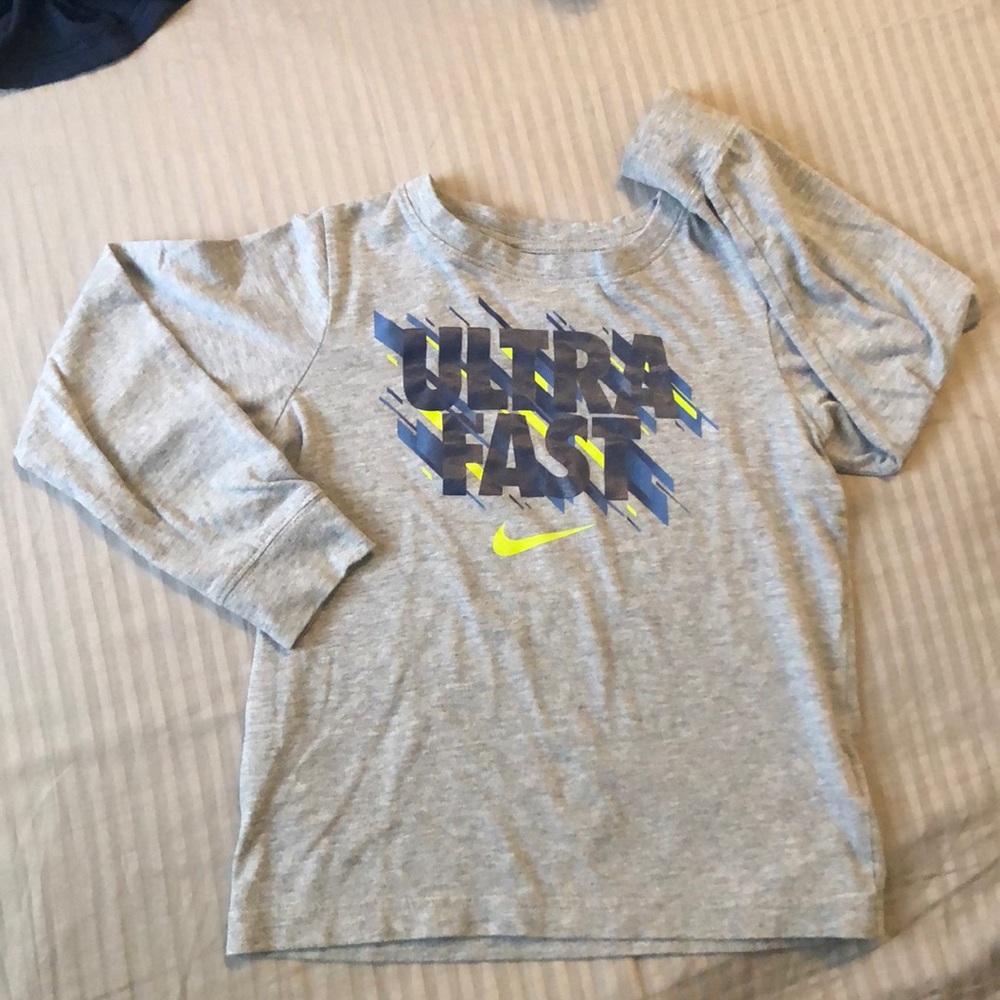 Boys Nike long sleeve tee shirt